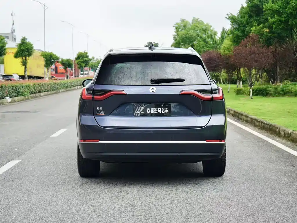 NIO ES8 2020