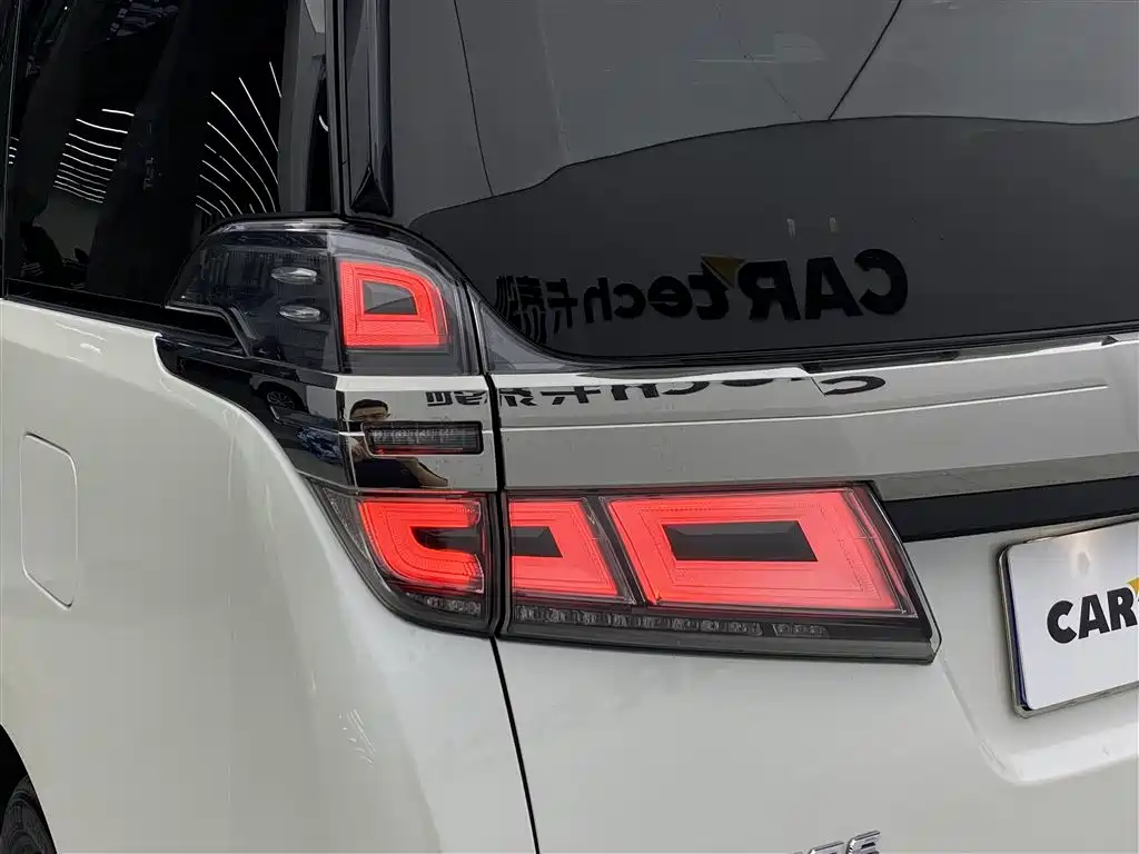 Toyota Vellfire 2020 — фото 12