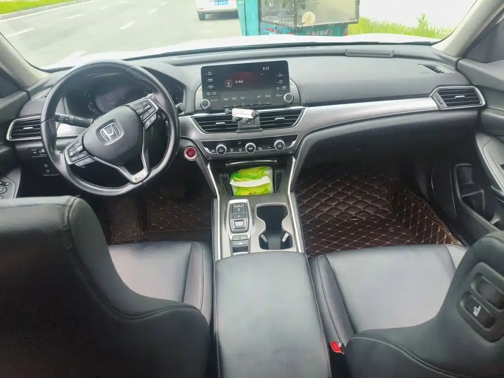 Honda Accord 2019 — фото 13