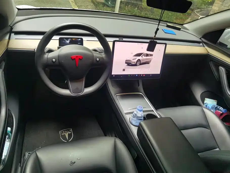 Tesla Model Y 2022 — фото 12