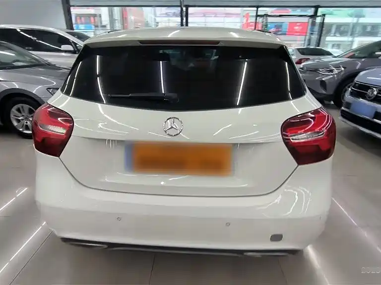 Mercedes-Benz A-Class 2017 — фото 10