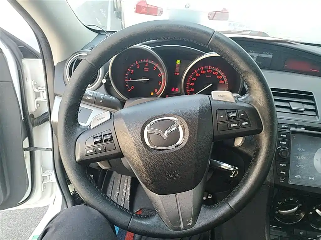 Mazda 3 Xingcheng 2015 — фото 11