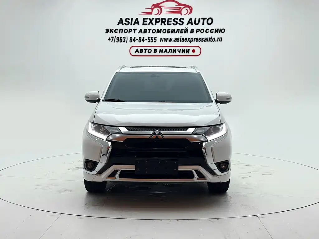 Mitsubishi Outlander 2023 — фото 2
