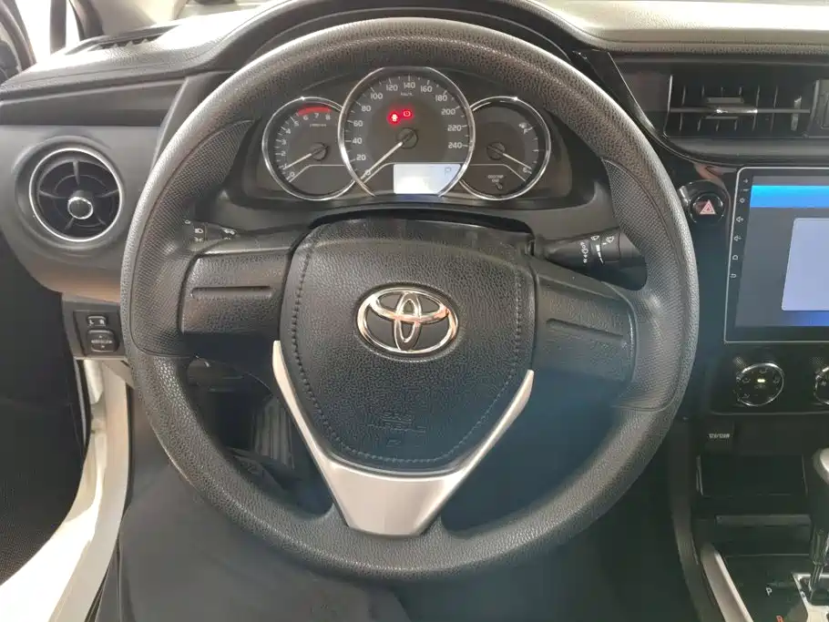 Toyota Corolla 2017 — фото 14