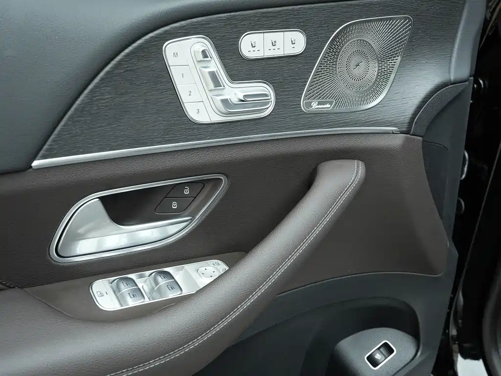 Mercedes-Benz GLS 2023 — фото 19