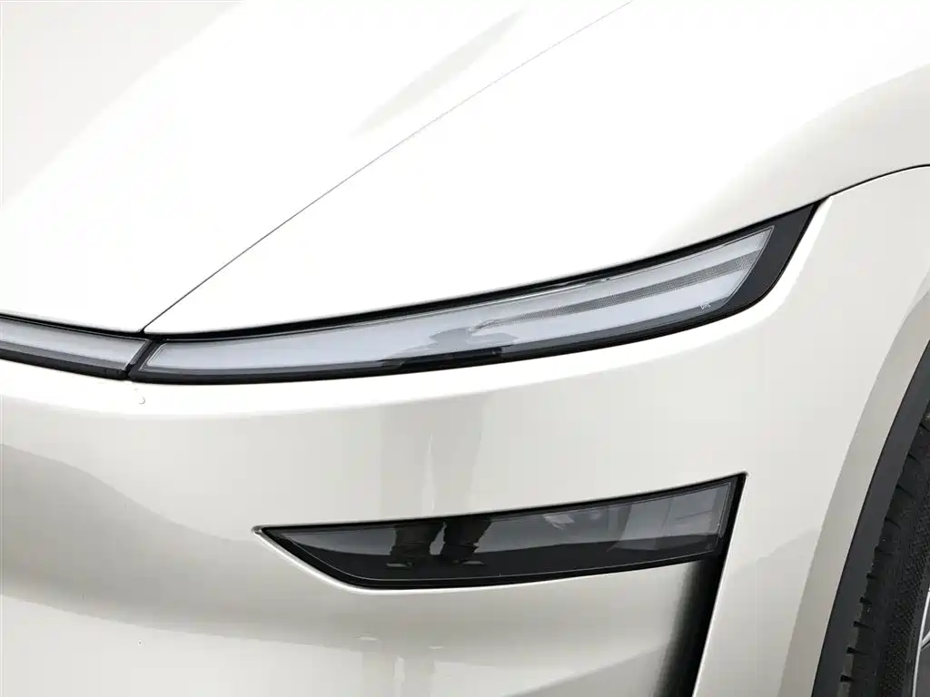 Tesla Model Y L 2025 — фото 16