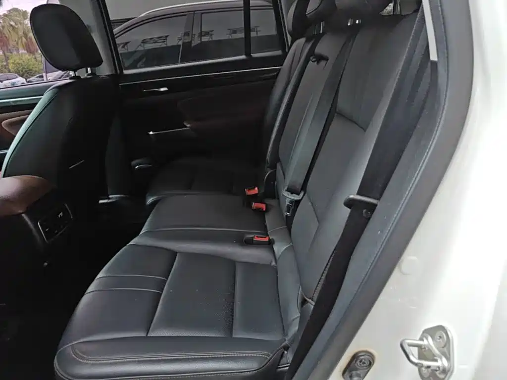 GAC Trumpchi GS8 2017 — фото 17