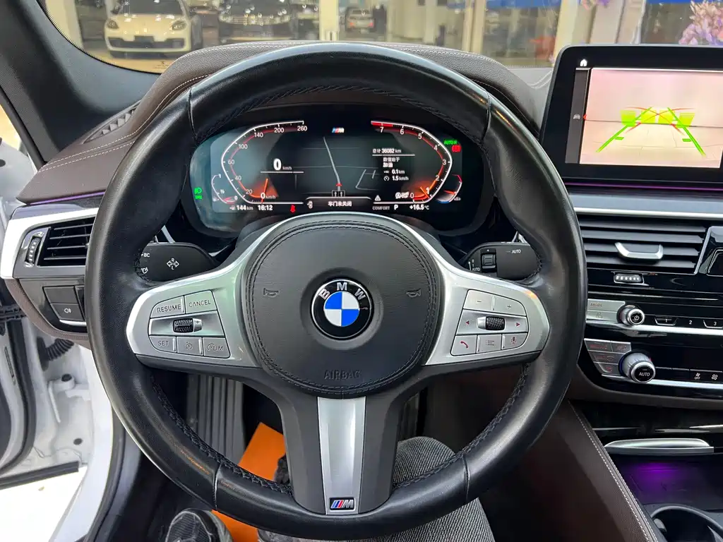 BMW 5 Series 2023 — фото 11