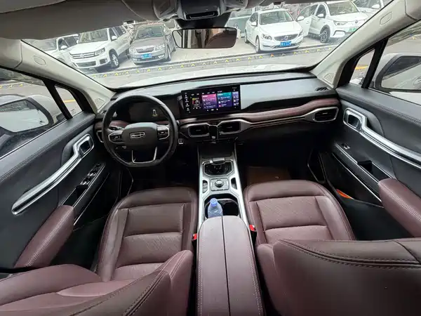 Geely Haoyue 2022