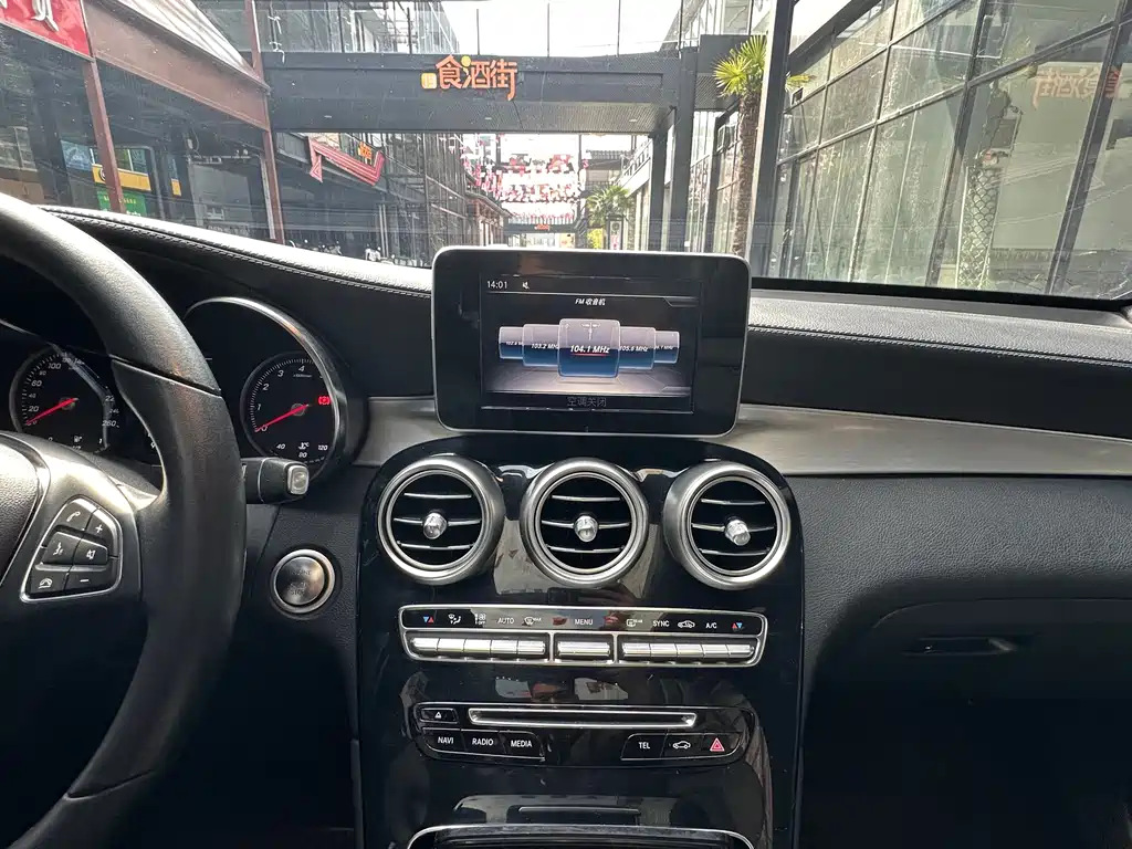 Mercedes-Benz GLC 2019 — фото 13