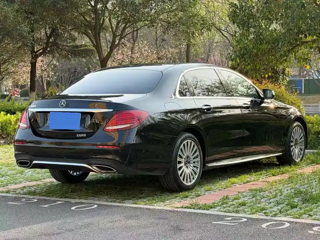 Mercedes-Benz E-Class 2018