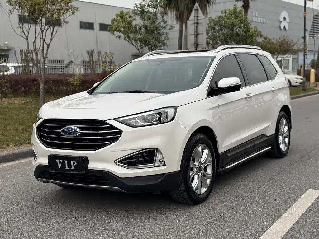 Ford Edge 2020 — фото 1