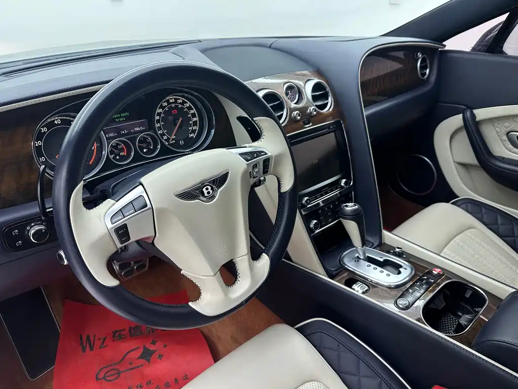 Bentley Continental 2015 — фото 24