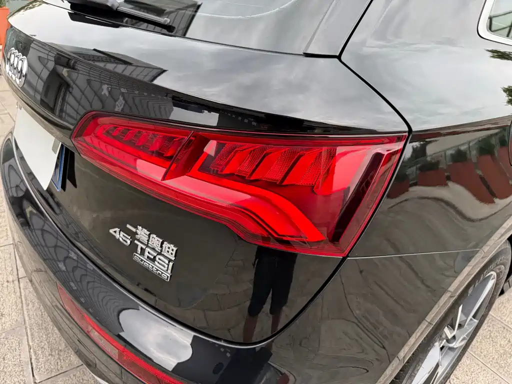 Audi Q5L 2019 — фото 38