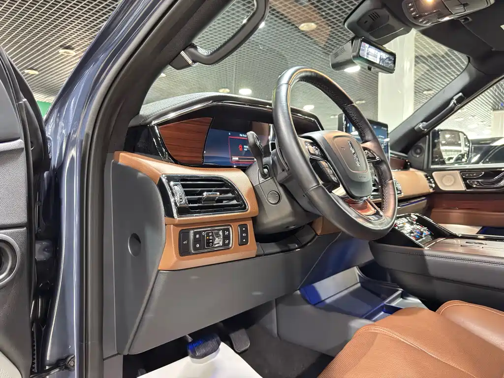 Lincoln Navigator 2025 — фото 13