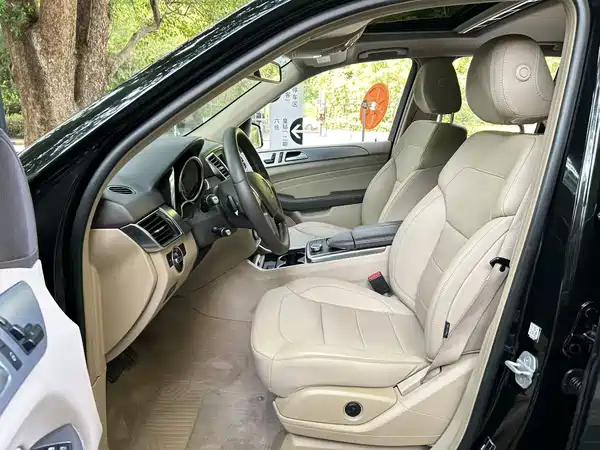 Mercedes-Benz M-Class 2015