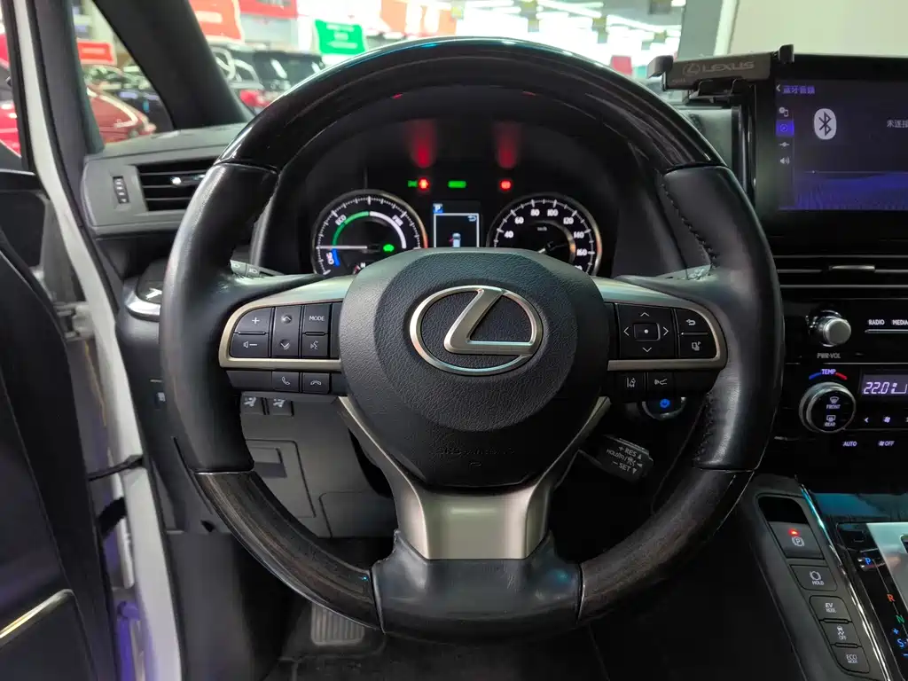 Lexus LM 2021 — фото 9