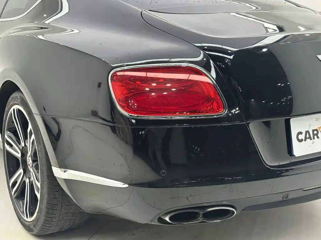 Bentley Continental 2015 — фото 20