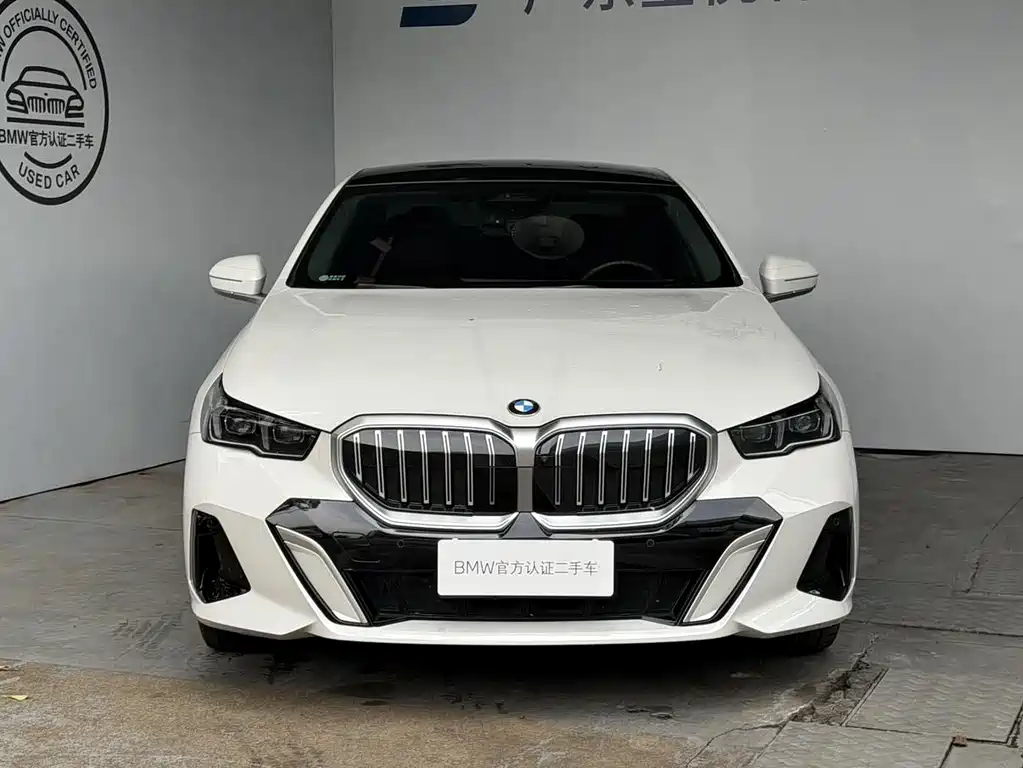 BMW 5 Series 2025