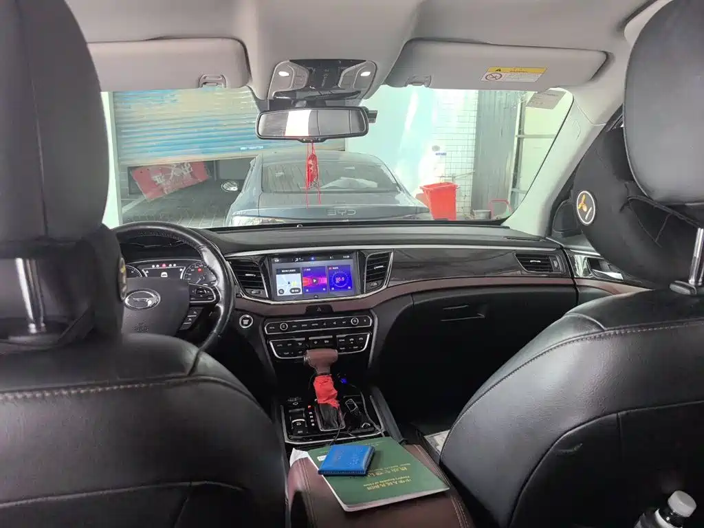 GAC Trumpchi GS8 2017 — фото 14