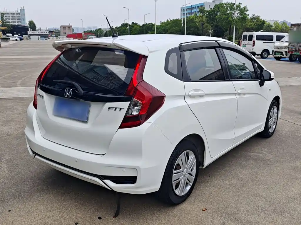 Honda Fit 2018 — фото 21
