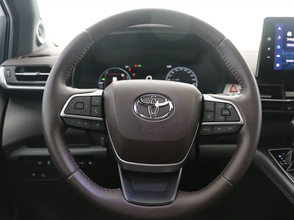 Toyota Sienna 2023 — фото 12