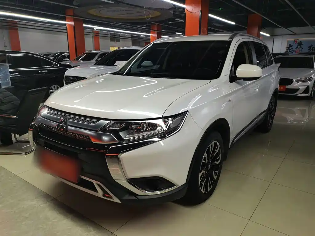 Mitsubishi Outlander 2021