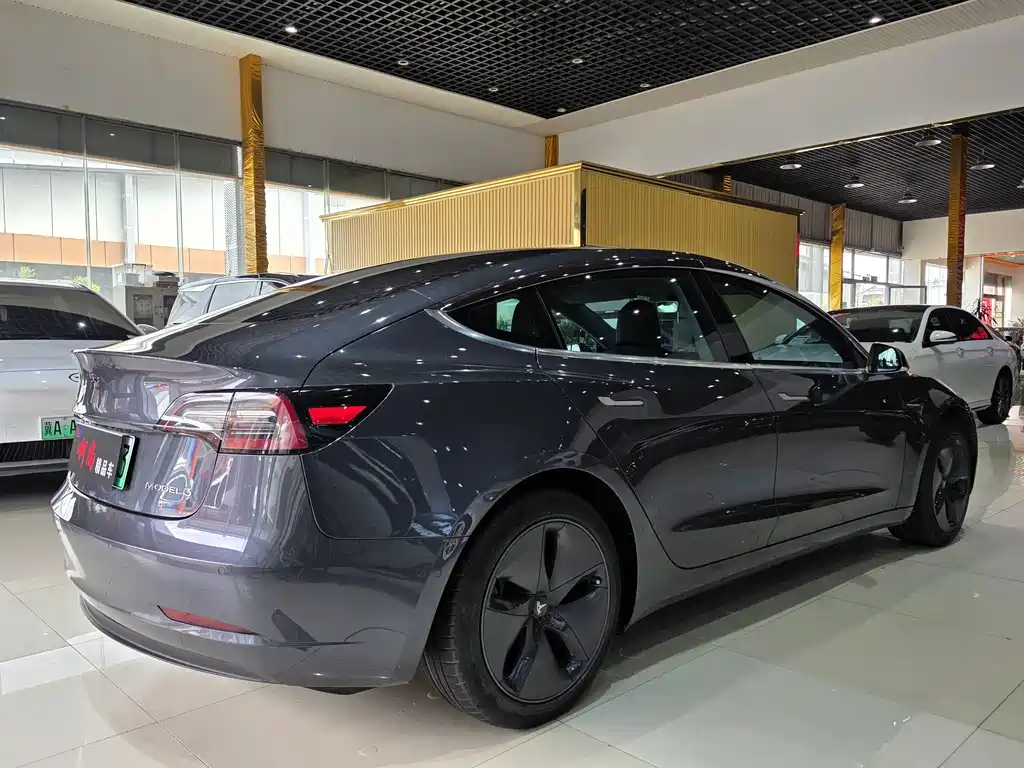 Tesla Model 3 2020 — фото 14