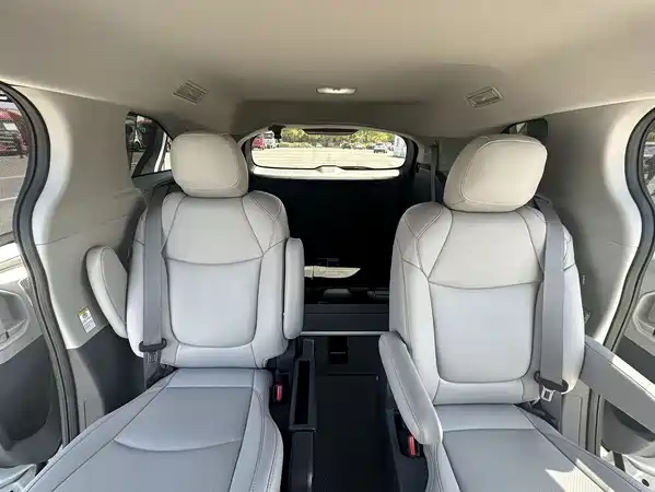 Toyota Sienna 2026