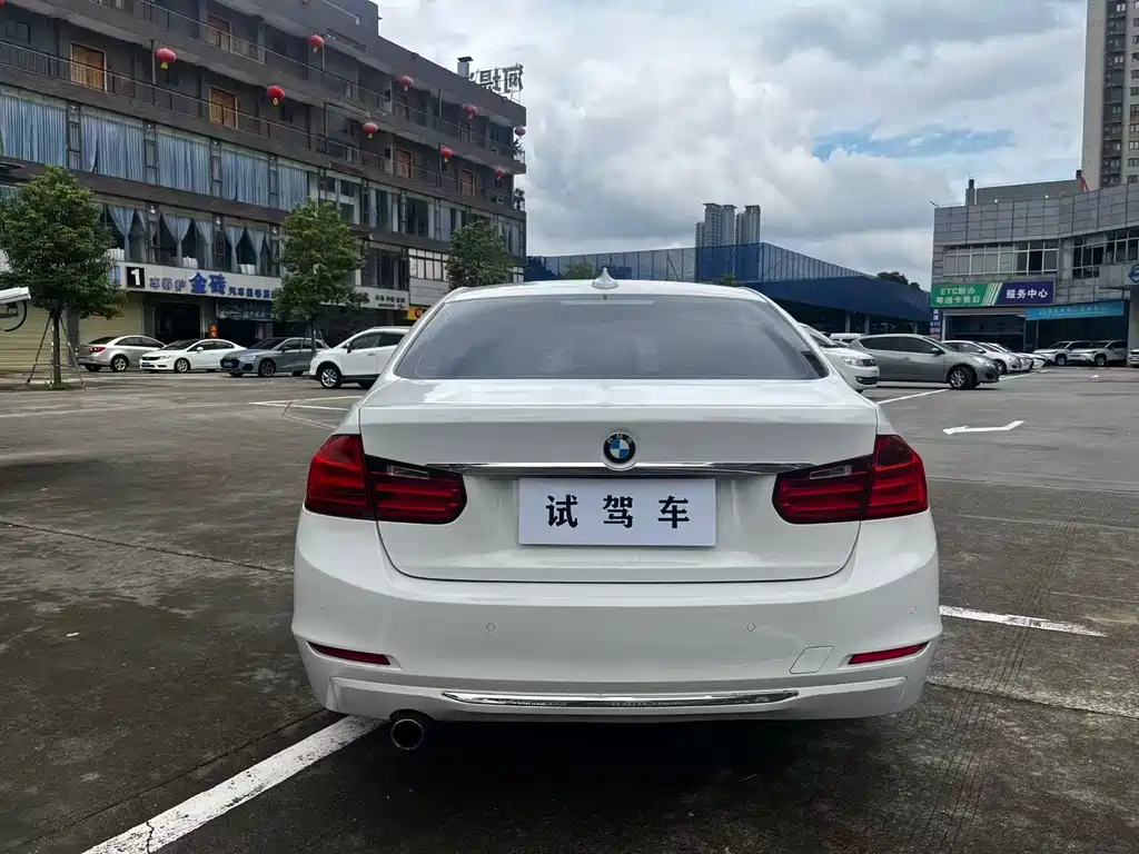 BMW 3 Series 2015 — фото 12