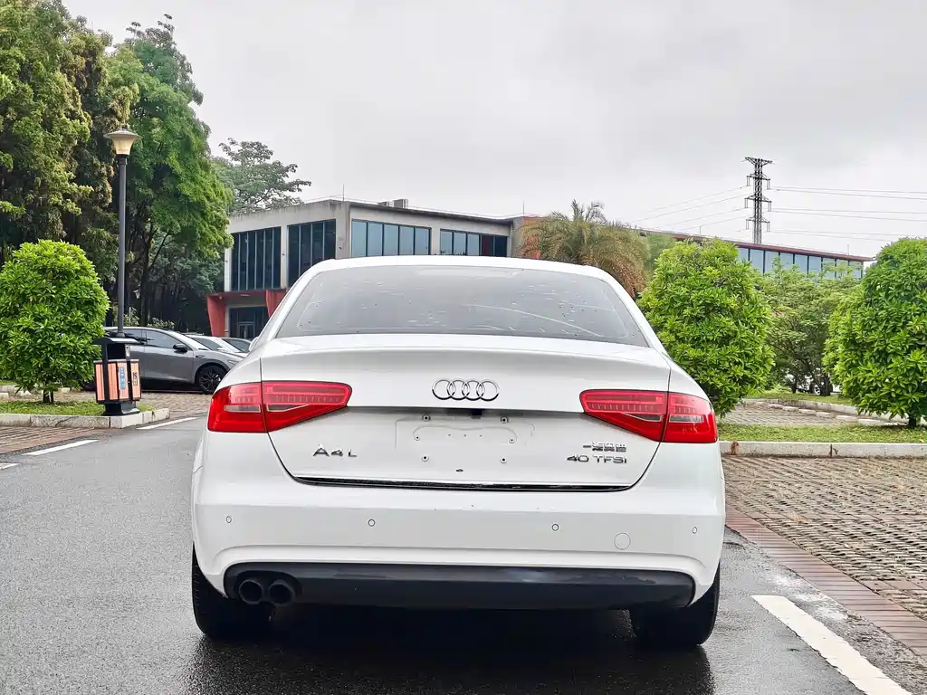 Audi A4L 2016