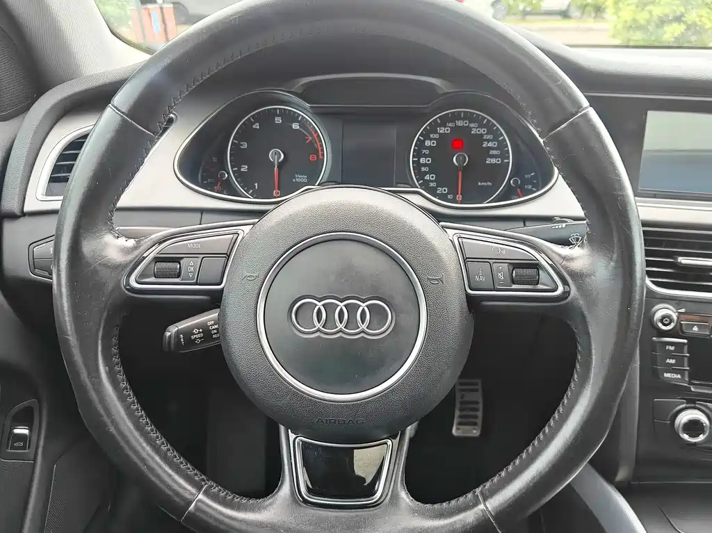 Audi A4L 2016 — фото 18