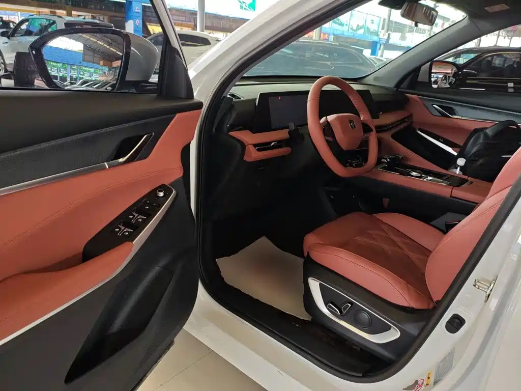 Changan CS75PLUS 2024 — фото 12
