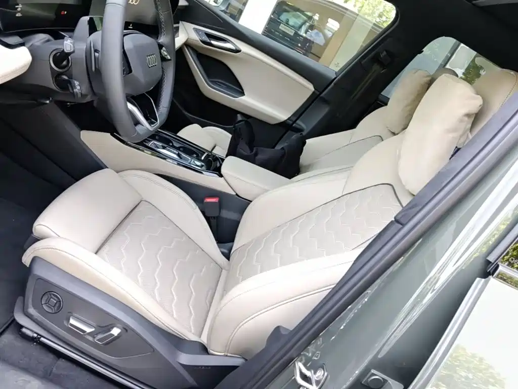 Audi Q6L e-tron 2025 — фото 15