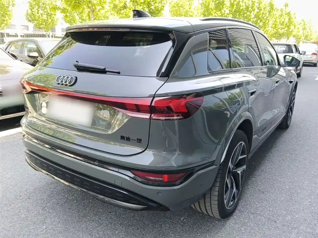 Audi Q6L e-tron 2025 — фото 7