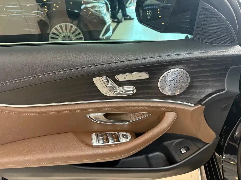 Mercedes-Benz E-Class 2020 — фото 9