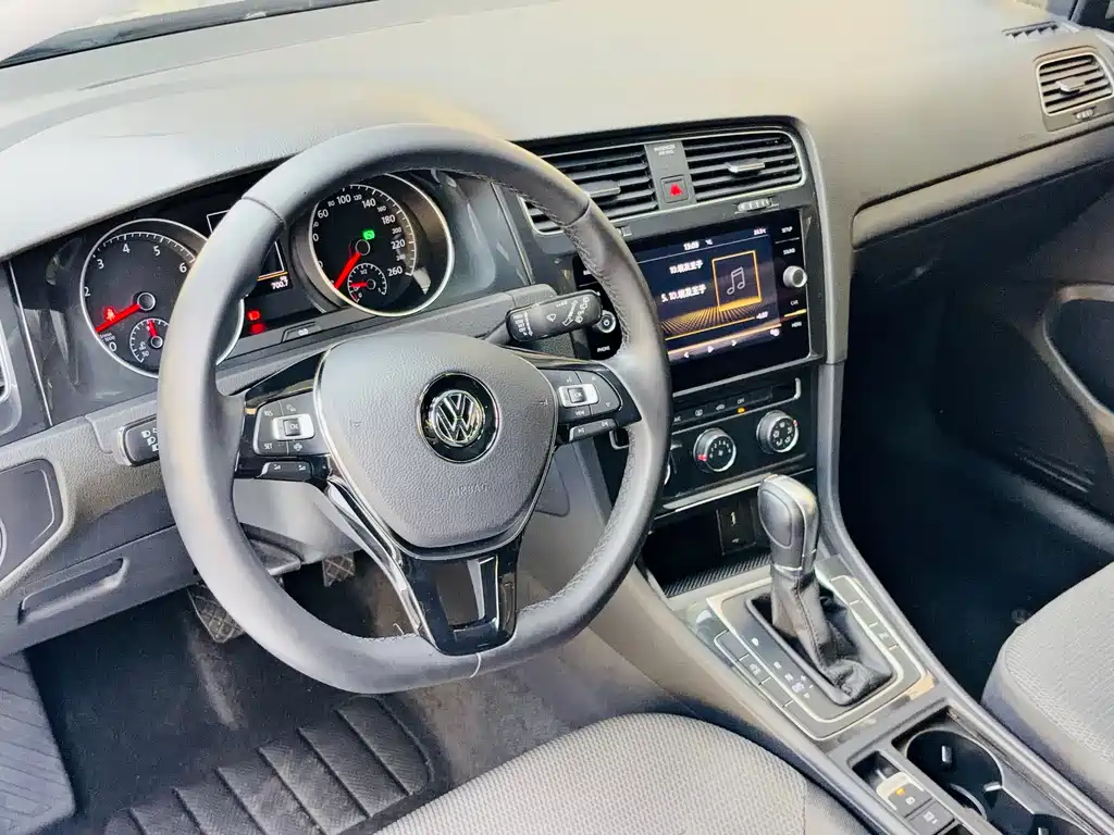Volkswagen Golf 2019 — фото 10