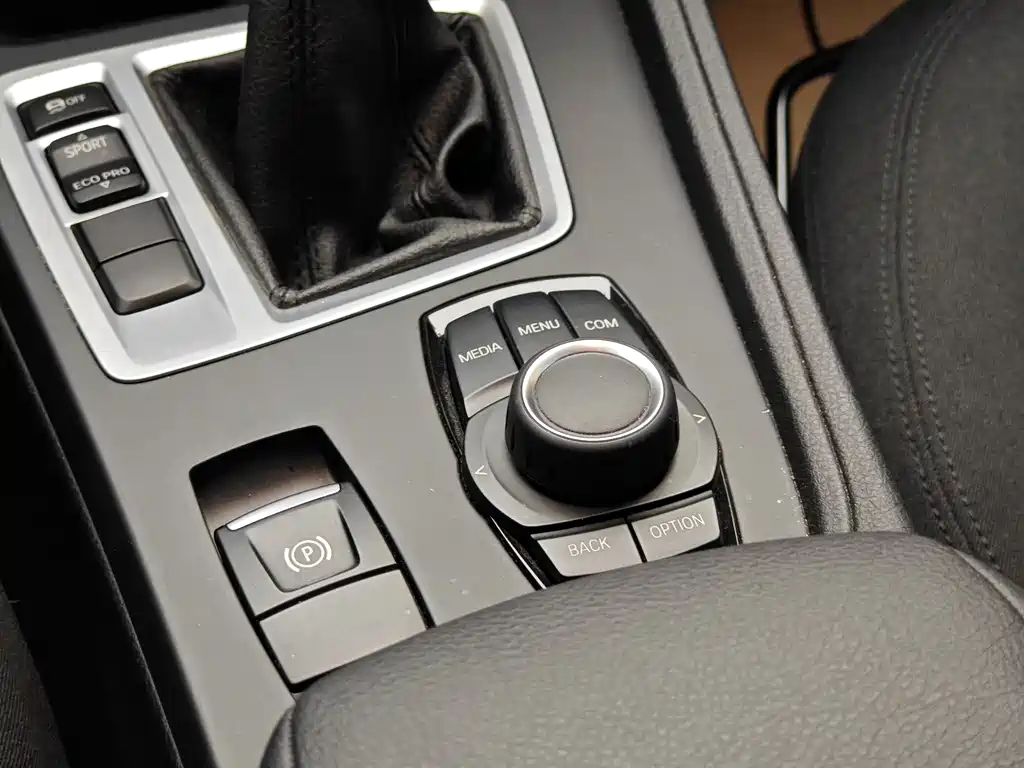 BMW 1 Series 2018 — фото 18