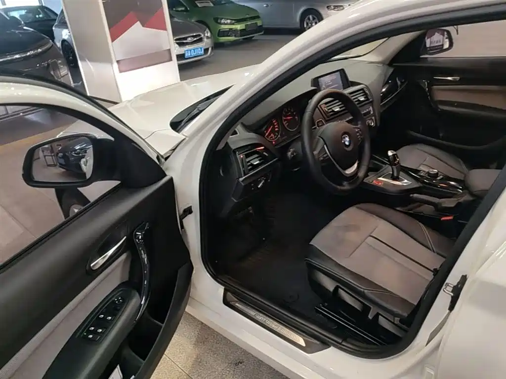 BMW 1 Series 2015 — фото 16