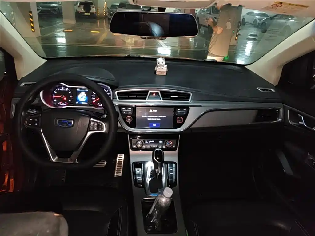 Geely Emgrand GS 2016 — фото 10