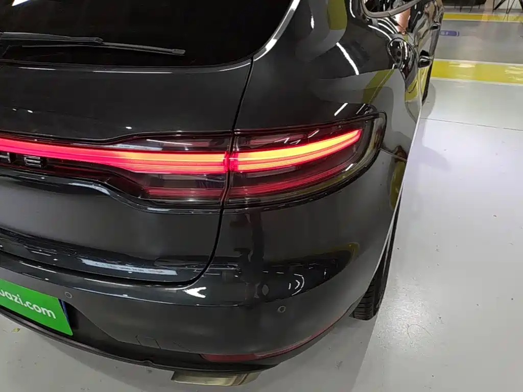 Porsche Macan 2019 — фото 24