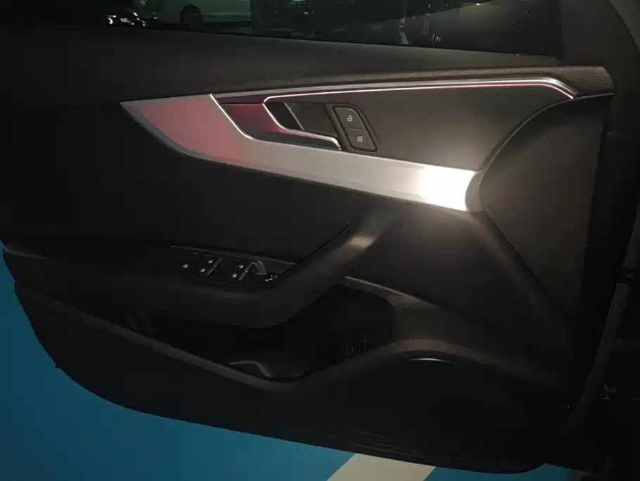 Audi A4L 2021
