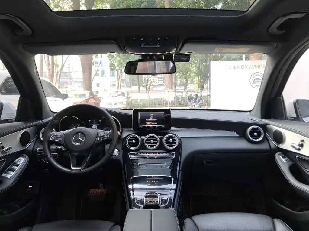 Mercedes-Benz GLC 2019 — фото 12