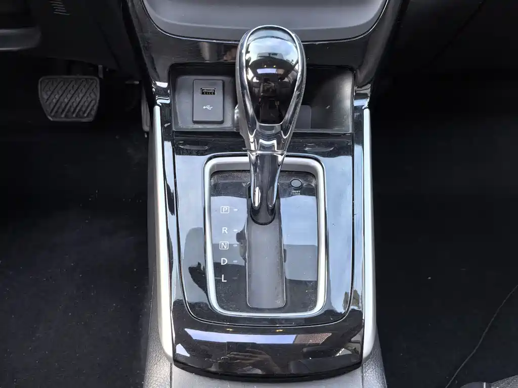Nissan Sylphy 2018 — фото 14