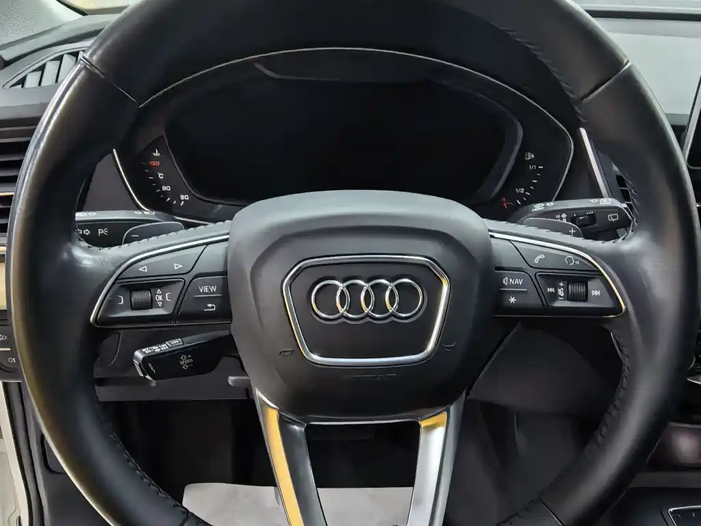 Audi Q5L 2021 — фото 11