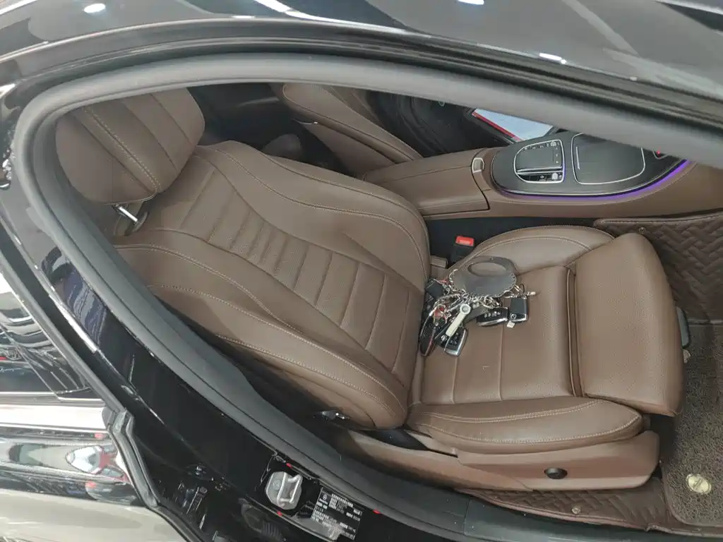Mercedes-Benz E-Class 2023 — фото 20