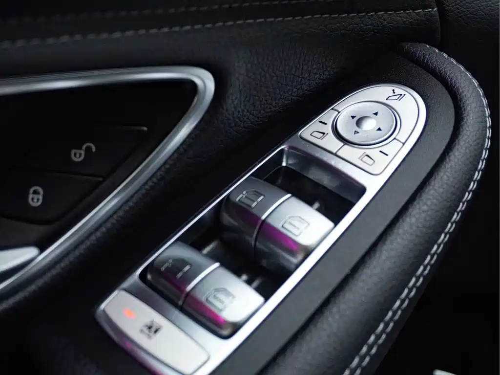Mercedes-Benz C-Class 2019 — фото 20