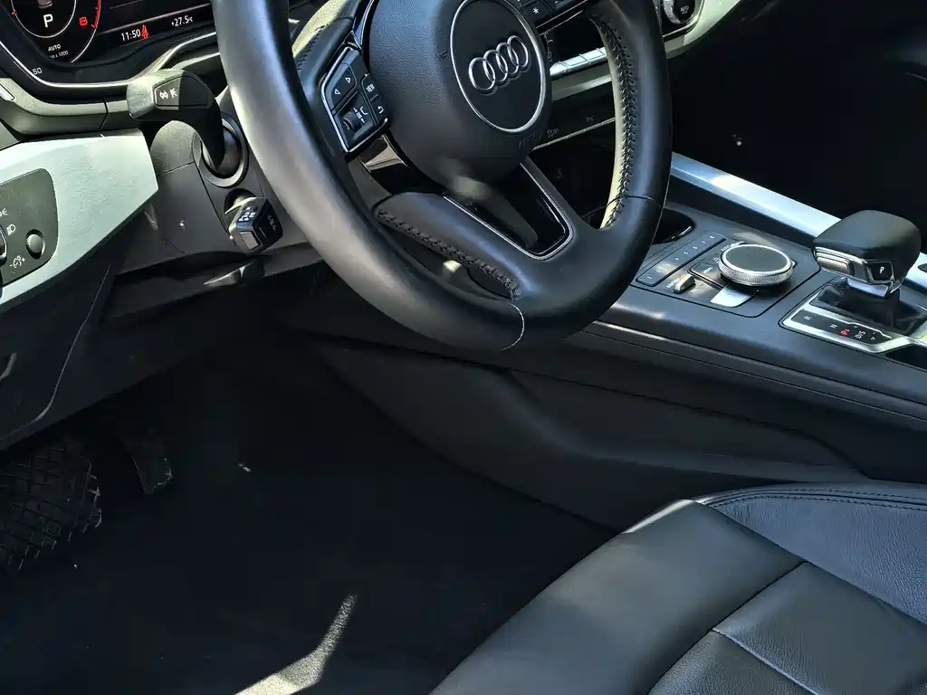 Audi A4L 2018 — фото 4