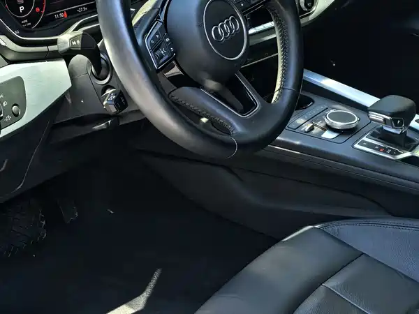 Audi A4L 2018