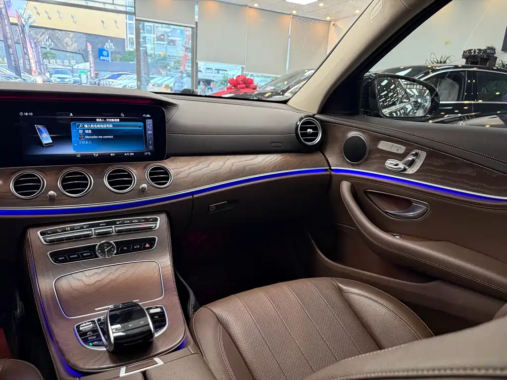 Mercedes-Benz E-Class 2018 — фото 18